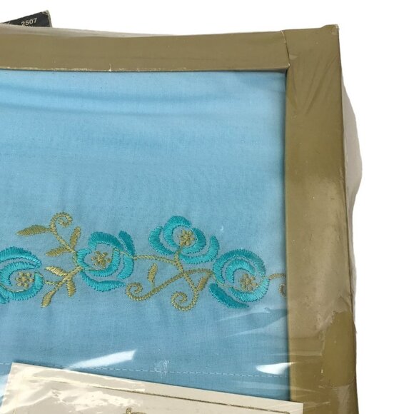 Vtg Sealed Riegel Permalux Gift Pillowcase Set Blue Embroidered Floral Design - Picture 8 of 10